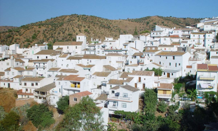 Un minuto de silencio en el Pueblo de Totalán en memoria de Julen