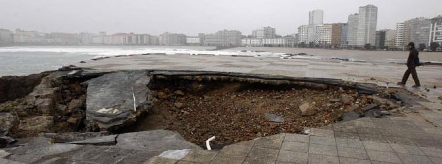 El Ayuntamiento estudia medidas para mitigar el impacto del oleaje en el Paseo