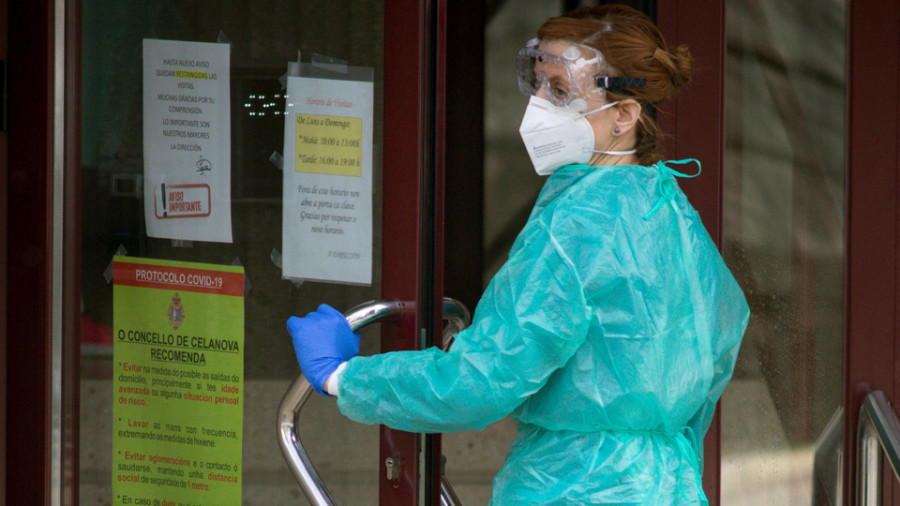 Una treintena de mayores y catorce trabajadores de residencias están infectados