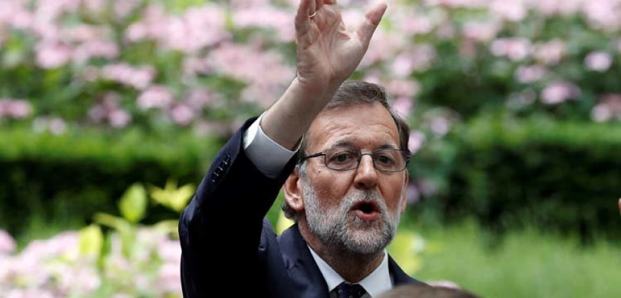 Rajoy inicia con Coalición Canaria su ronda de contactos para formar Gobierno