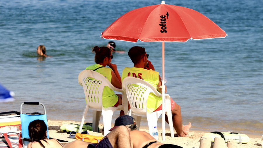 Los socorristas de las playas de la ciudad se declararán 
en huelga indefinida el día 18