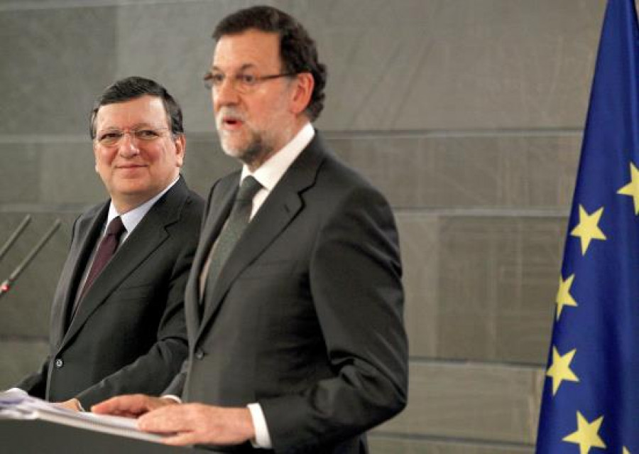 Rajoy dice que habrá un sistema fiscal más sencillo que impulse el desarrollo