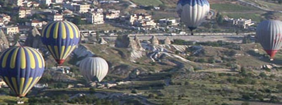 Diez españoles resultan heridos al caer un globo aerostático  en la región turca de Capadocia