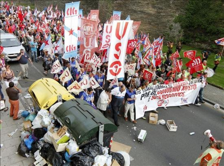 Los trabajadores de Urbaser se desvinculan de la quema de contenedores