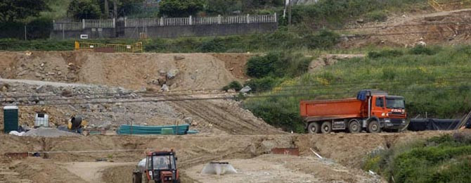 Los cooperativistas trasladan  a Urbanismo su preocupación  por el desalojo del Ofimático