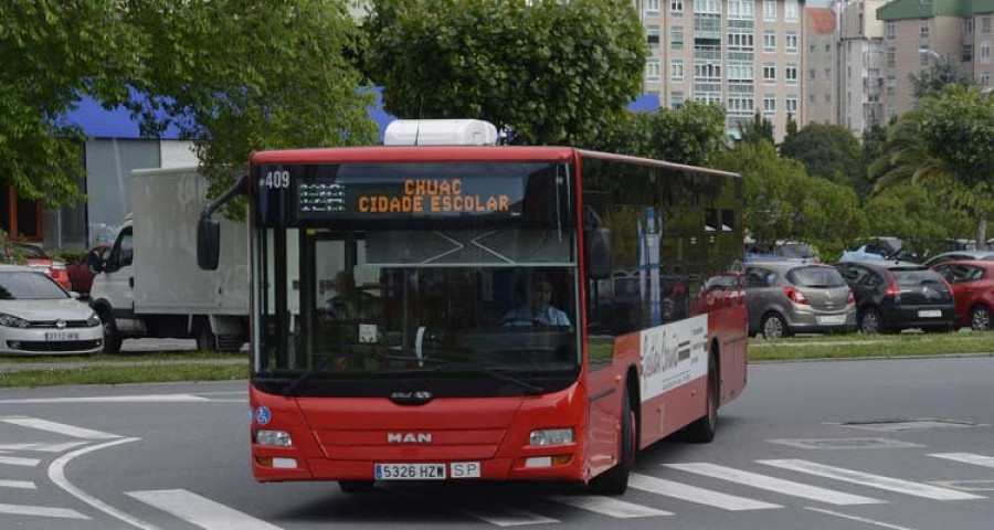 Ferreiro no descarta que Tranvías siga con la gestión del bus urbano