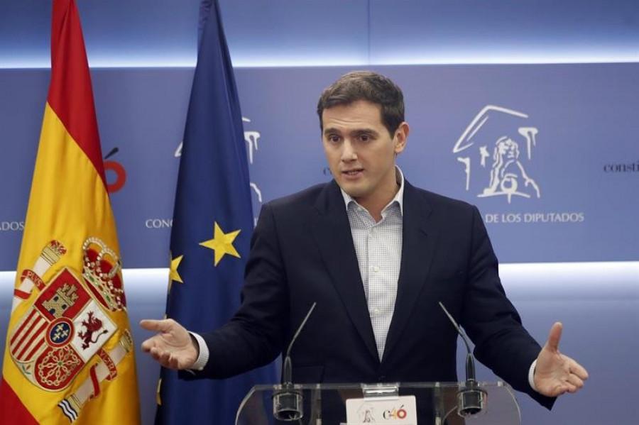 Albert Rivera-Malú: el político responde tras sus fotos con la cantante