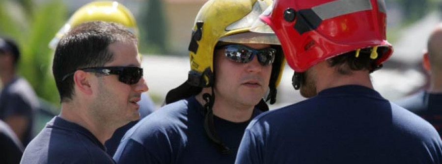 Los bomberos comarcales convocan una concentración conjunta en Santiago