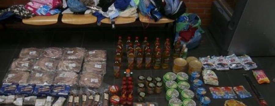 Detenidas por hurtar alimentos y ropa en varios hipermercados de Culleredo