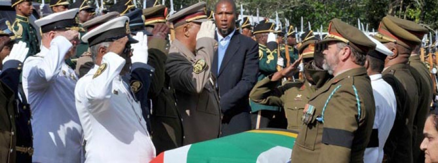 Desmond Tutu no irá al funeral de Mandela porque no ha sido invitado