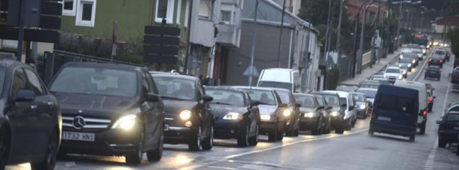 El atasco más largo de los últimos años colapsa los accesos  a la ciudad durante media mañana