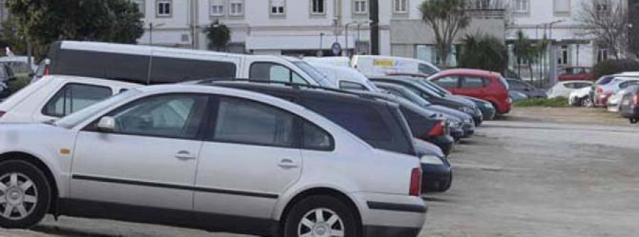 La Ciudad Vieja pide la creación de una mesa para negociar plazas en el parking de O Parrote