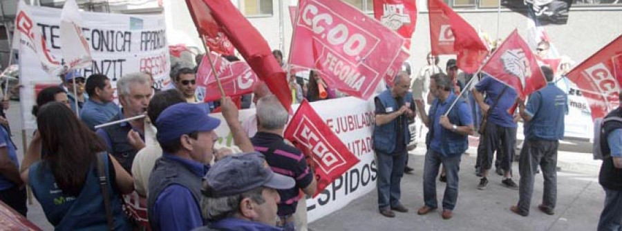 La plantilla de Avanzit colapsa el tráfico en protesta por el ERE