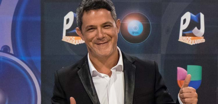 Alejandro Sanz muestra su faceta más solidaria con niños enfermos