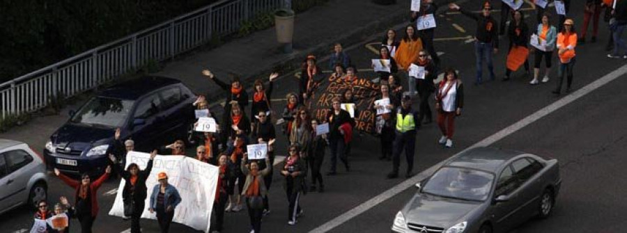 Dos manifestaciones causan muchos problema en el tráfico por el centro