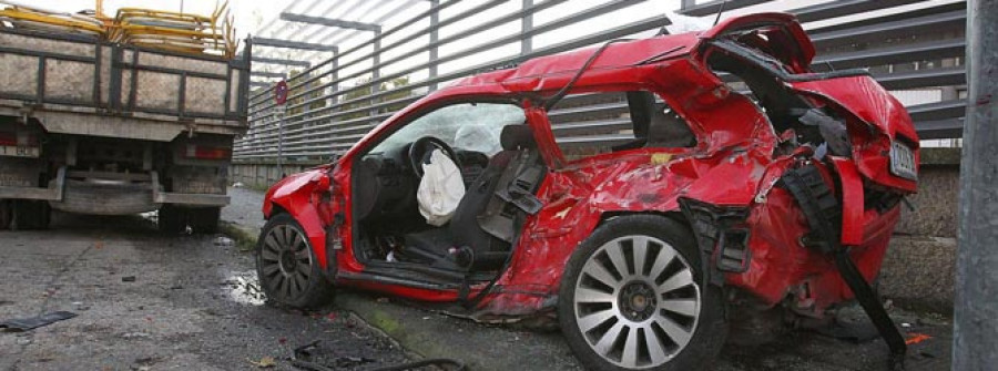 Fallece una joven de 22 años en un accidente de tráfico en Vigo en el que otros tres resultaron heridos