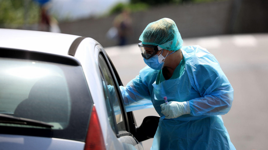 La incidencia continúa a la baja en A Coruña, con dos casos menos que ayer