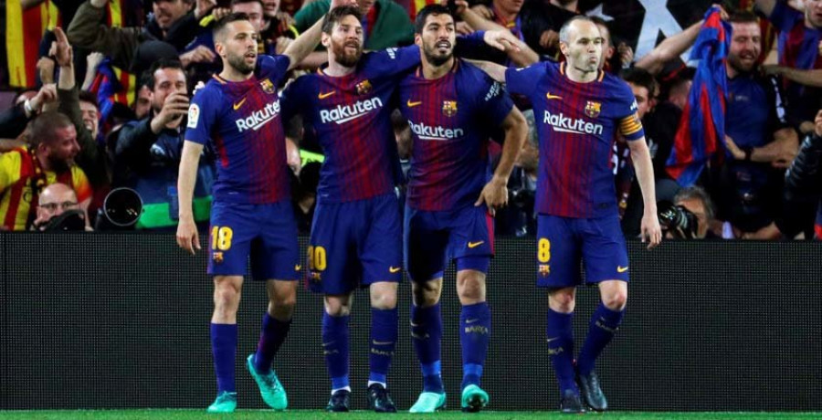 El Barça resiste con diez