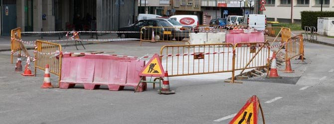 Betanzos inicia la reforma del alcantarillado y el asfaltado  de la calle de Rosalía de Castro