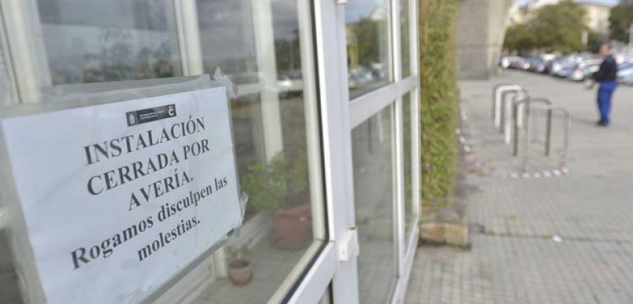 La piscina de Riazor permanecerá cerrada al menos dos semanas por filtraciones en la cubierta