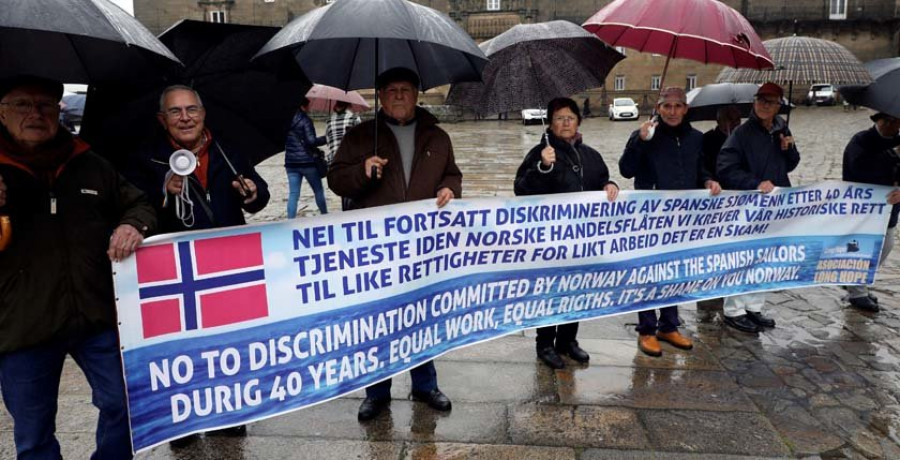 Los marineros gallegos hacen visible en Londres su causa contra Noruega