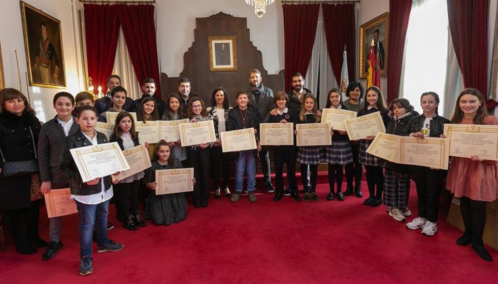 Los estudiantes de Betanzos reclaman que se mejore el trasporte escolar y el público