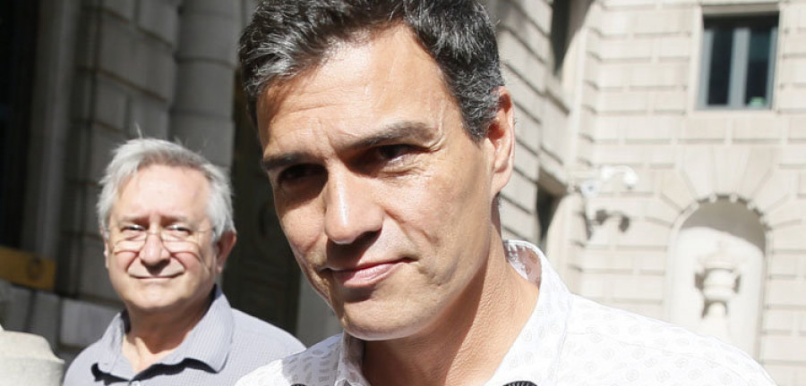 Sánchez pide a Rajoy que  abra una negociación "inmediata" con Puigdemont
