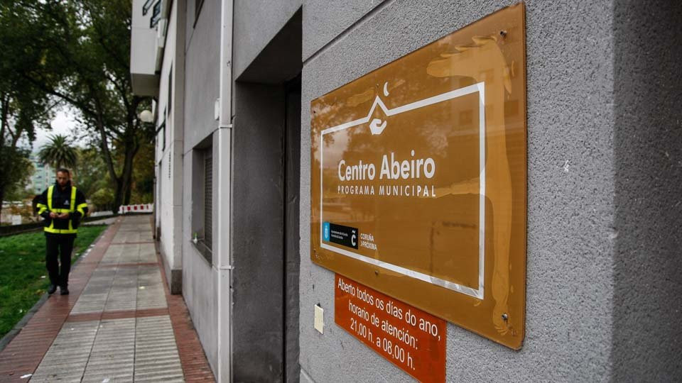 Diez de las 15 plazas del centro Abeiro están ya reubicadas tras el repentino cierre de la instalación