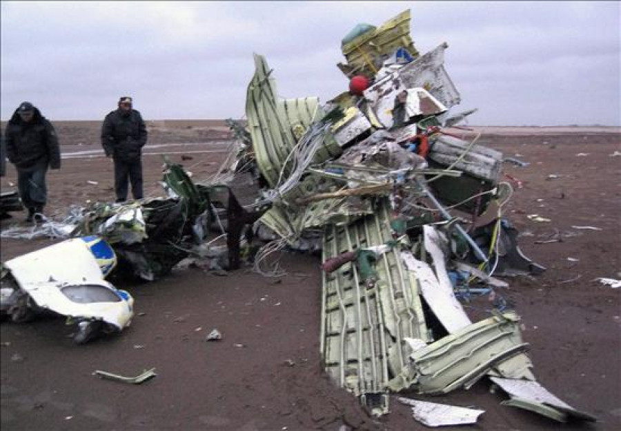 Veinte muertos al estrellarse avión junto a la ciudad kazaja de Alma Ata