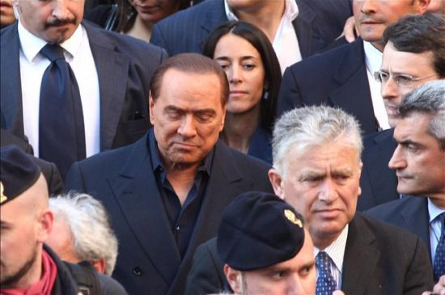 Citan a testificar a Berlusconi por la supuesta extorsión de su socio