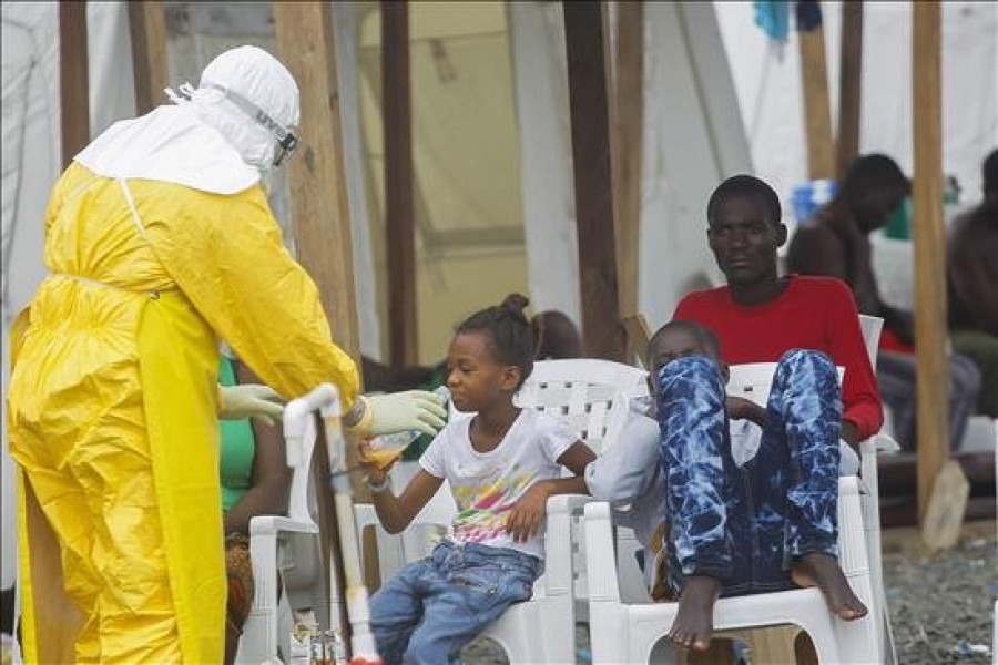 MSF denuncia el "fracaso global" que impidió contener la epidemia del ébola