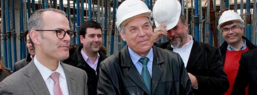 El PSOE de Betanzos reclama a la Xunta que construya un patio cubierto en el nuevo colegio