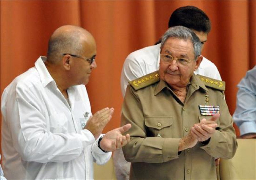 Cuba anuncia un proceso para eliminar la dualidad monetaria que rige en la isla