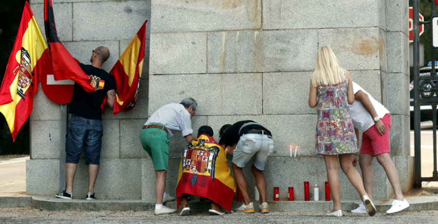 El Gobierno dice que la exhumación  de Franco puede acabar para Navidad