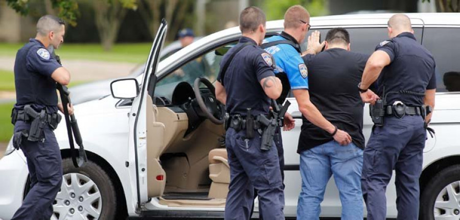 Tres policías mueren y varios agentes resultan heridos tras ser tiroteados en Luisiana