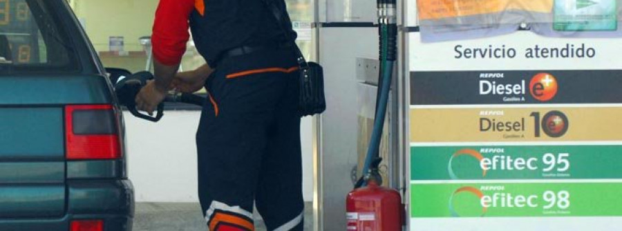Más del 40% de las gasolineras tienen el gasóleo por encima del euro en Semana Santa tras la subida del crudo