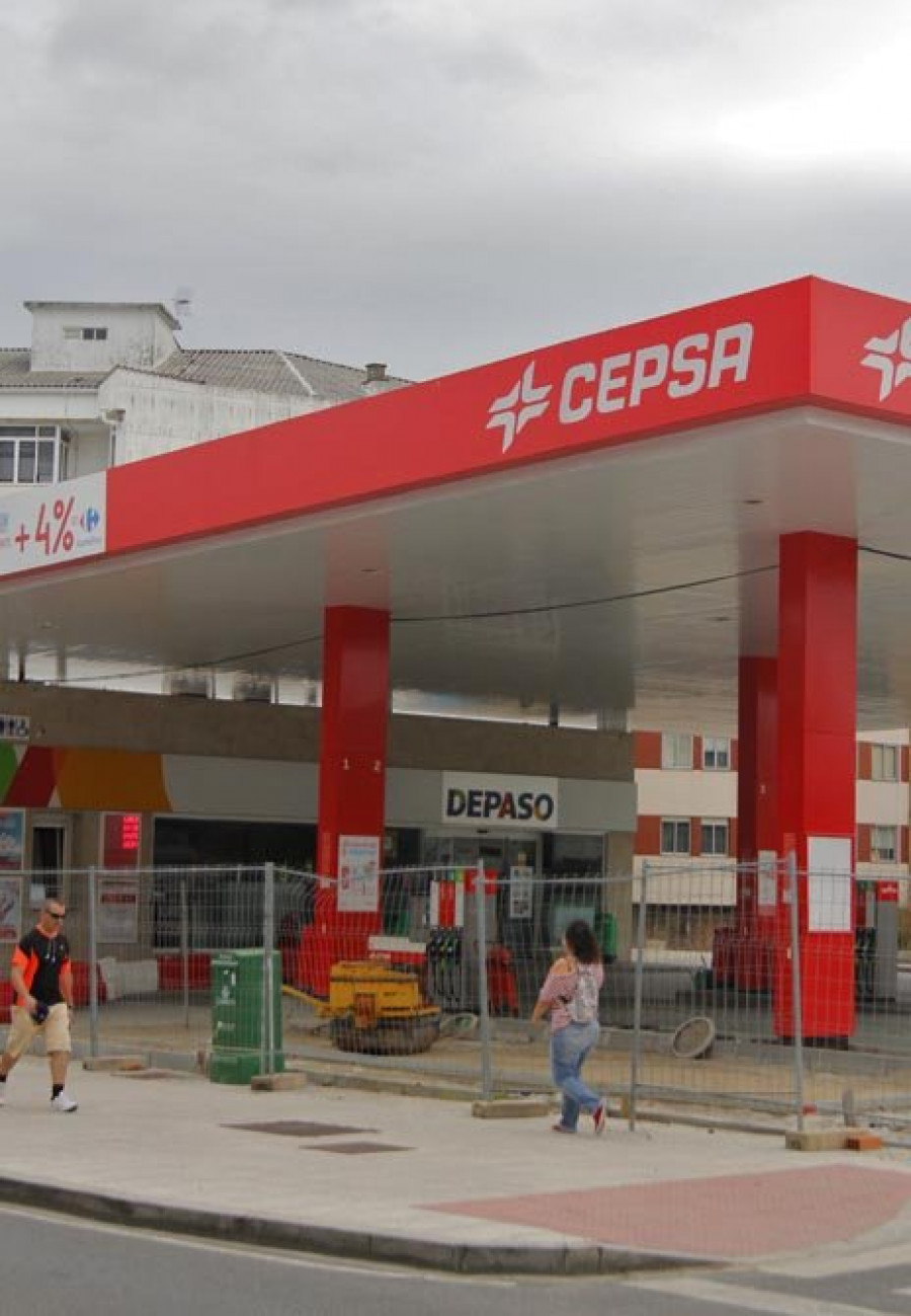 Urbanismo clausura la gasolinera Cepsa de la carretera de Castilla