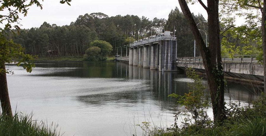 Reportaje | El camino que realiza el agua para llegar a todos los hogares coruñeses