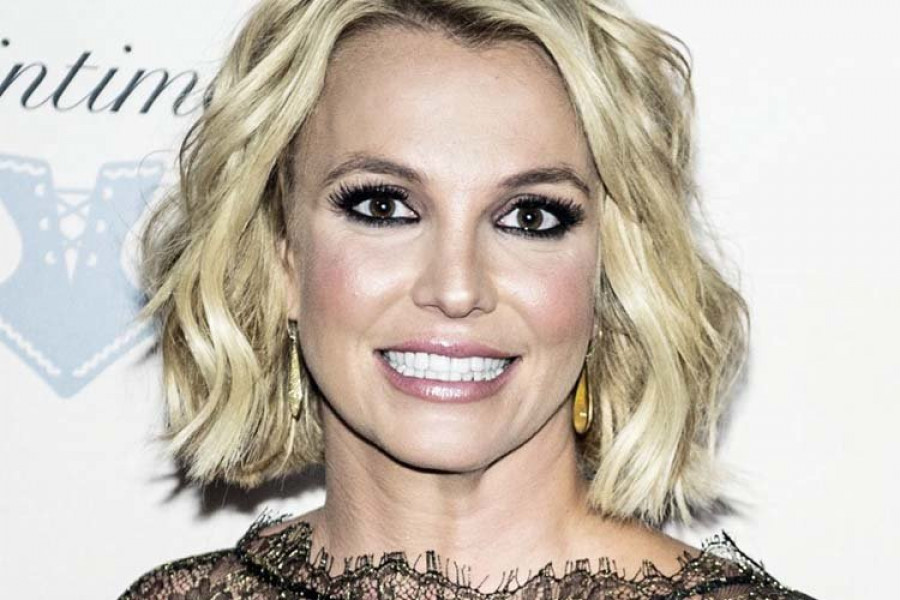 Britney Spears canta en directo para acallar a sus detractores