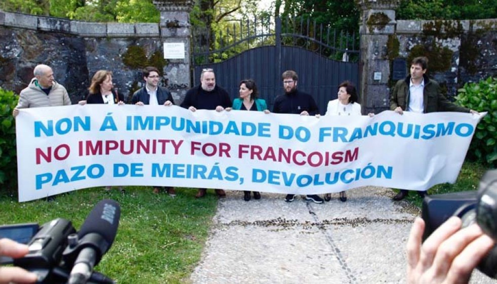 Una delegación de eurodiputados visita Meirás y exige a la familia Franco que devuelva el pazo