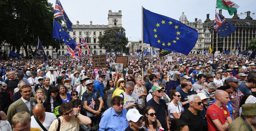 Miles de personas exigen votar sobre los términos del Brexit en el segundo aniversario del referéndum