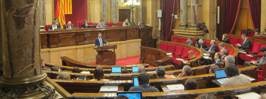 El Parlamento catalán rechaza acatar el fallo del Constitucional sobre Exteriores