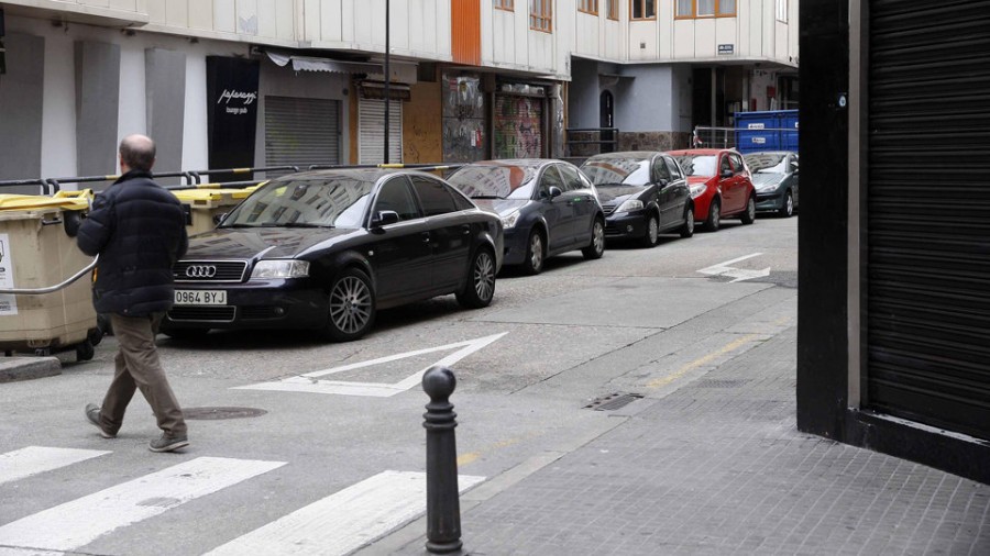 El Ayuntamiento cierra dos locales de ocio nocturno en el Pasadizo del Orzán