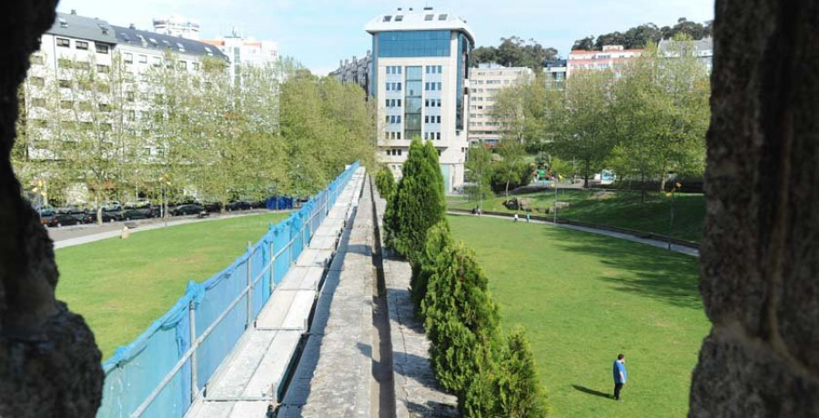 La restauración del acueducto del paseo de los Puentes se prolongará dos meses