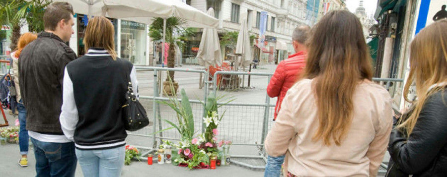 Un conductor mata a tres personas en una zona peatonal de Austria y apuñala a otra al salir del vehículo