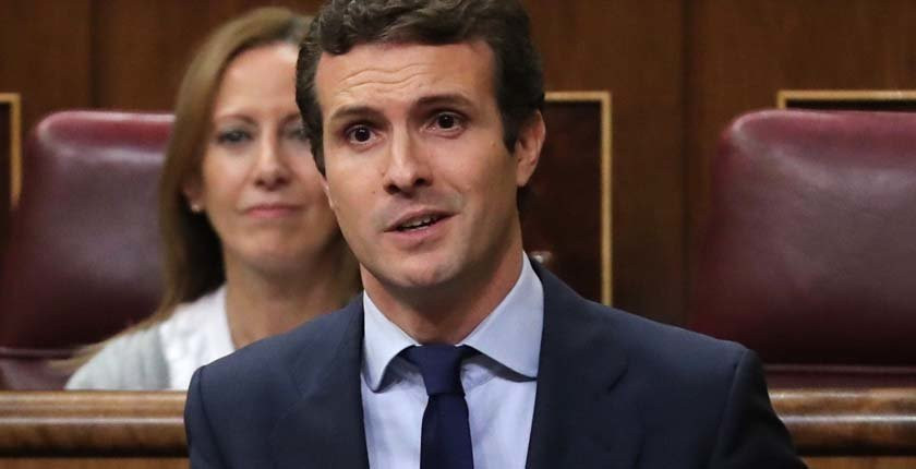 El discurso en el que Casado afea la actitud “golpista” de Sánchez en Cataluña causa entusiasmo en el PP