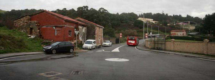 Bens denuncia el abandono del barrio y la ausencia de un servicio de limpieza