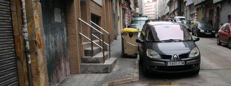 Los vecinos de la calle Páramo recogen 700 firmas en protesta por su “estado de abandono”