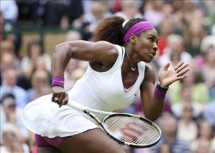 Serena Williams vence a Radwanksa y se corona en Wimbledon por quinta vez