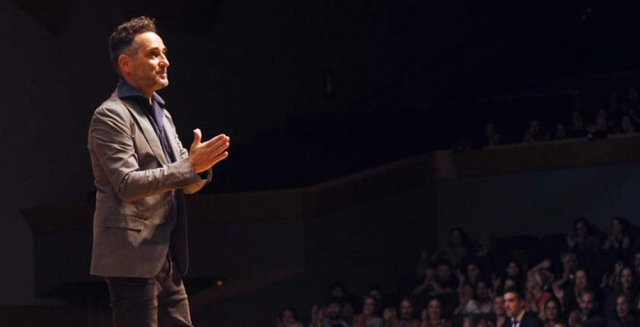 Jorge Drexler cautiva en el Palacio de la Ópera